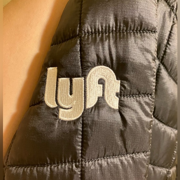 The North Face ThermoBall Trekker Jacket In Black Mens L Quilted Lyft Logo - Picture 3 of 11